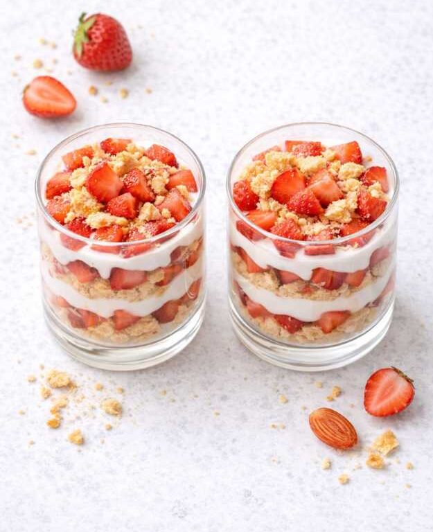 Erdbeer-Dessert im Glas – vegan, cremig & einfach gemacht