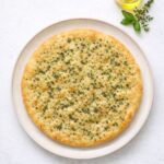 Italienisches Kräuter-Fladenbrot – einfach, fluffig & mediterran