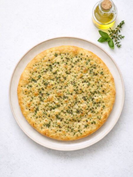 Italienisches Kräuter-Fladenbrot – einfach, fluffig & mediterran