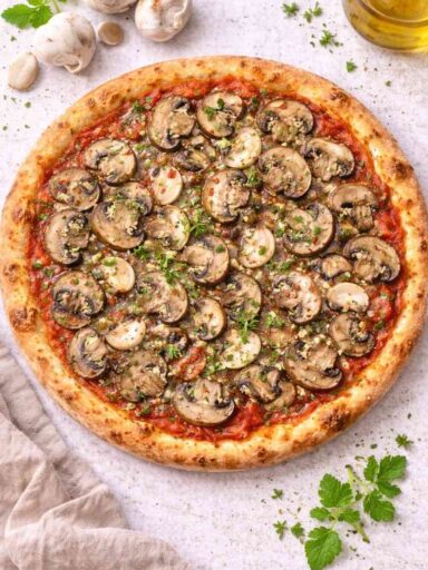 Pizza mit Pilzen und Knoblauch – aromatisch, knusprig & einfach
