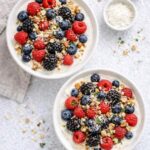 Süßes Tofu-Frühstück mit Beeren – cremig, gesund & proteinreich