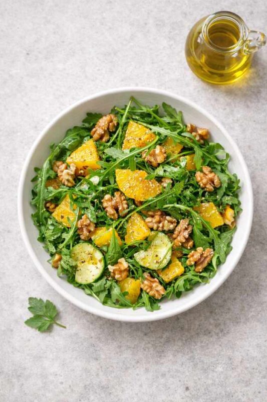 Rucola-Orangen-Salat mit Walnüssen – frisch, fruchtig & gesund