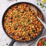 Tofu-Kichererbsen-Shakshuka mit Aubergine