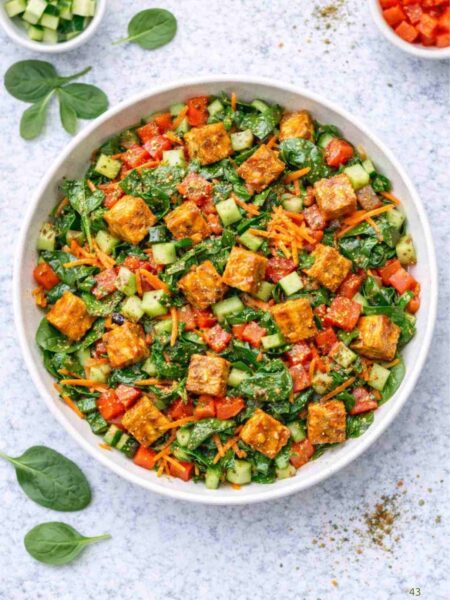 Spinat-Salat mit gebratenem Tofu – Gesund & Proteinreich