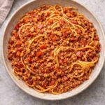 Pasta mit Tomaten-Tofu-Bolognese
