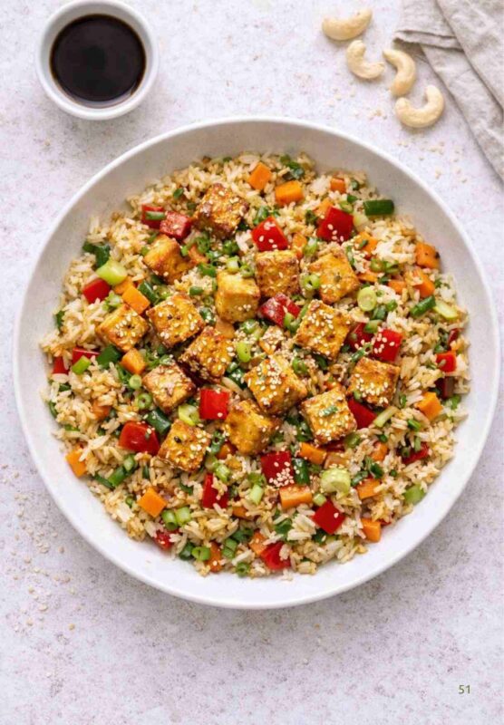 Gebratener Reis mit Tofu und Gemüse