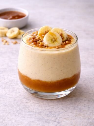 Bananen-Karamell-Creme – cremiges Dessert im Glas