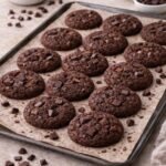 Vegane Doppelschoko-Kekse – saftig, weich und besonders schokoladig
